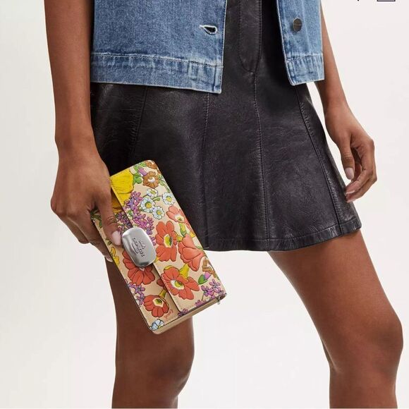 NWT Coach Eliza Small Flap Crossbody With Floral Print - Picture 10 of 11